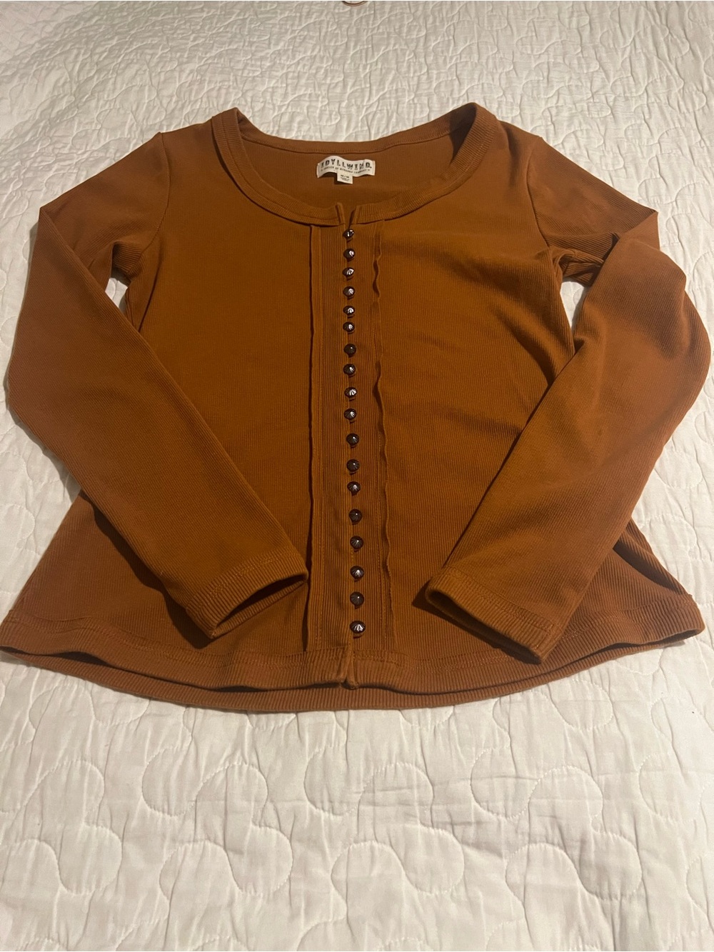 Idyllwind Long-Sleeve Ribbed Henley Tee in Rust
